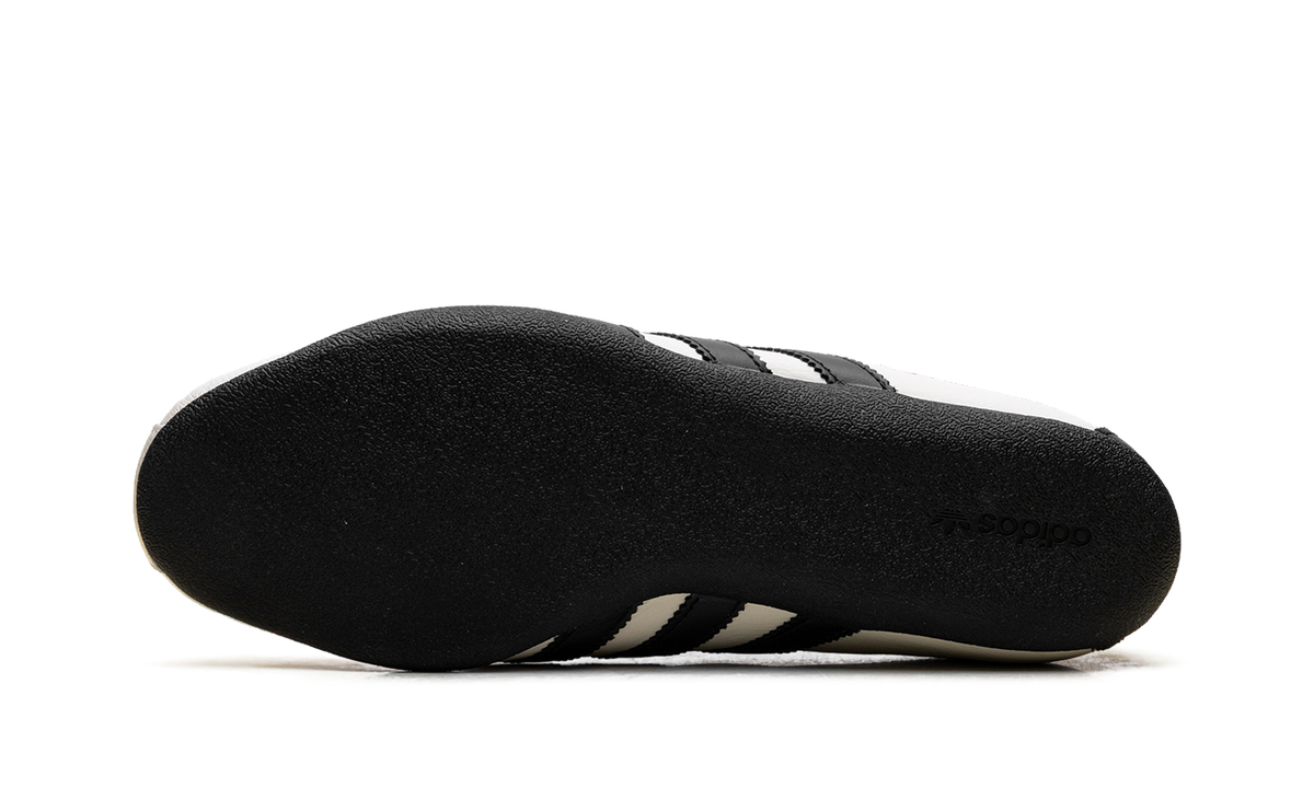 Adidas Tokyo WMNS "Off White / Black" JQ0597