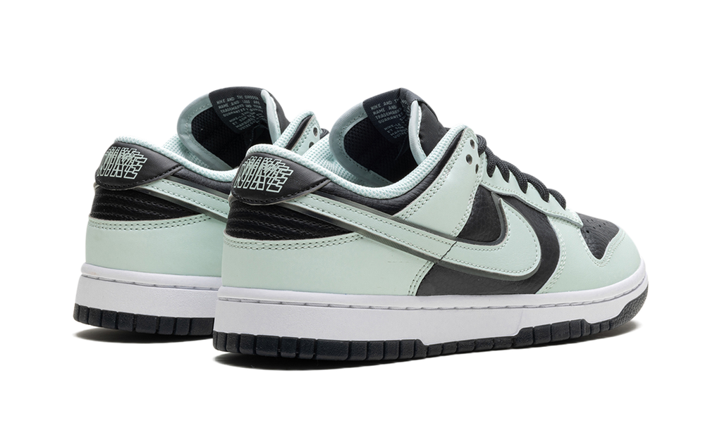Nike Dunk Low "Dark Smoke Grey / Barely Green" FZ1670 001