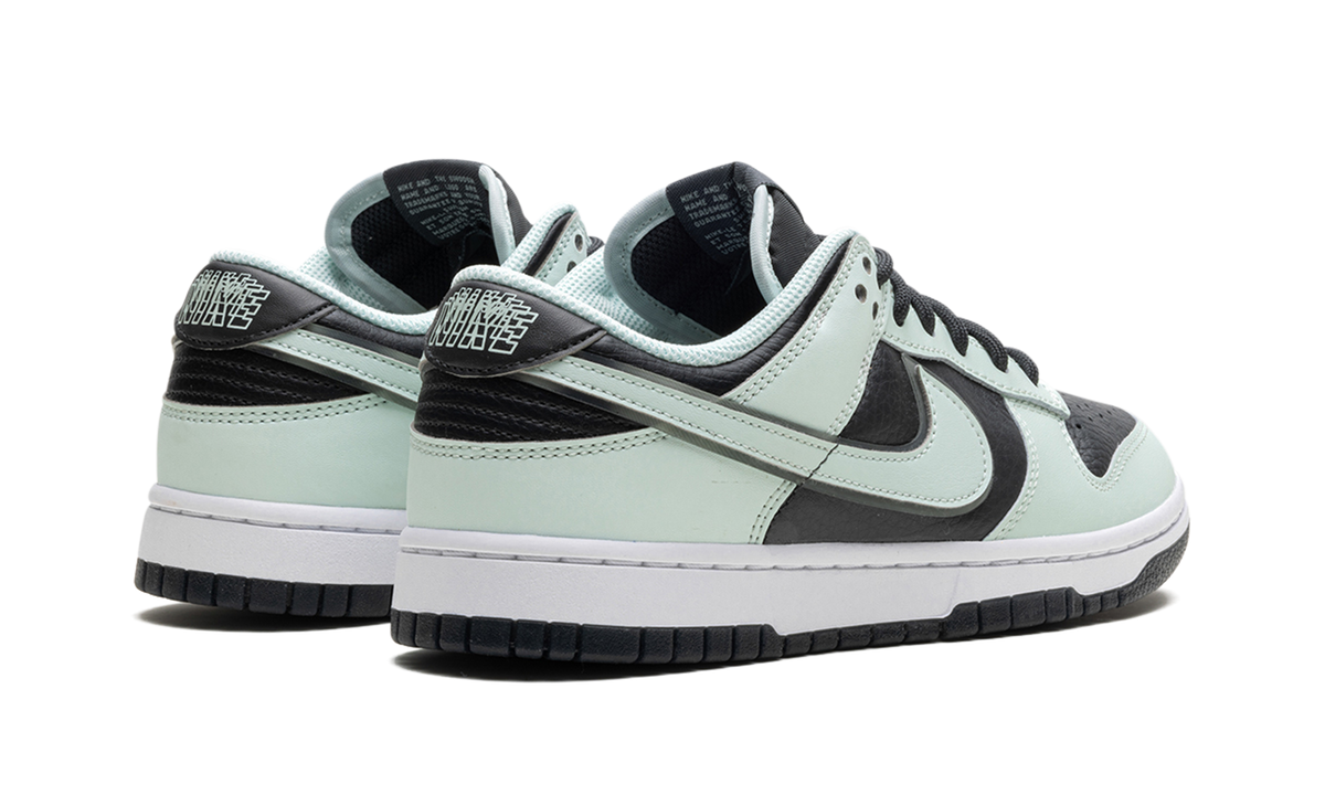 Nike Dunk Low "Dark Smoke Grey / Barely Green" FZ1670 001