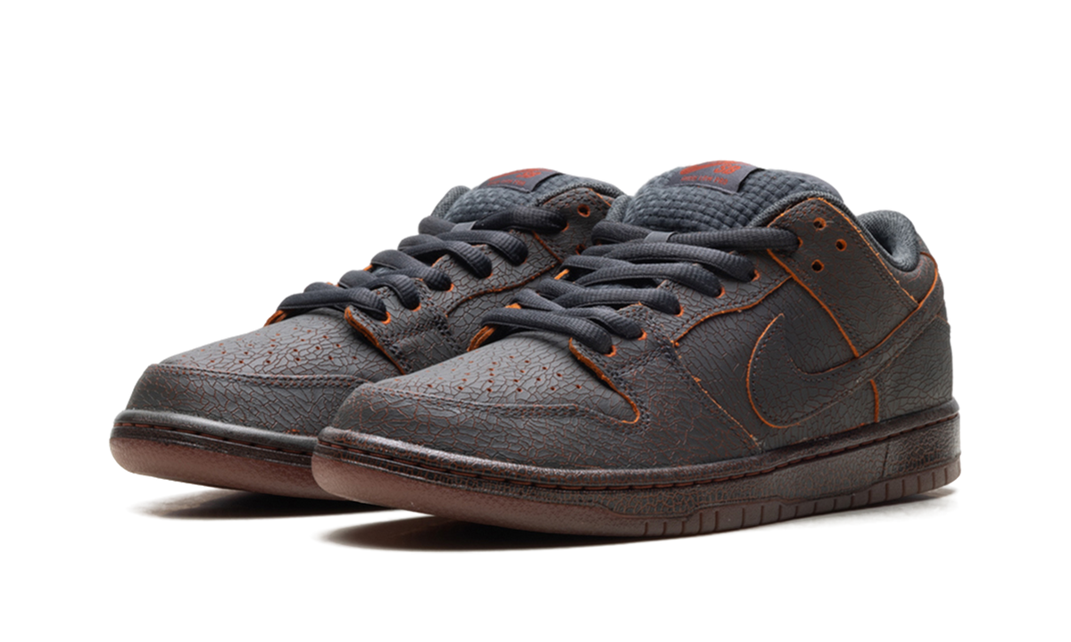 Nike Dunk SB Low "Krampus" HV1668 001