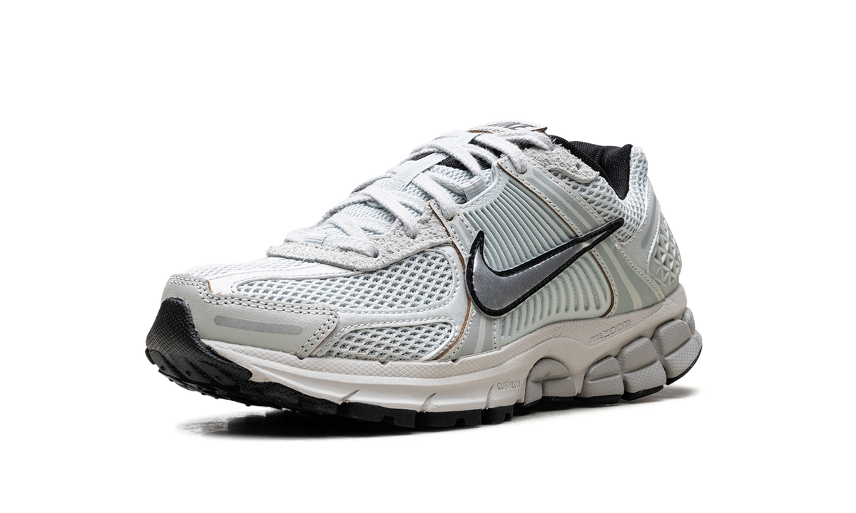 Nike Zoom Vomero 5 WMNS "Light Silver Chrome" FN6742 001