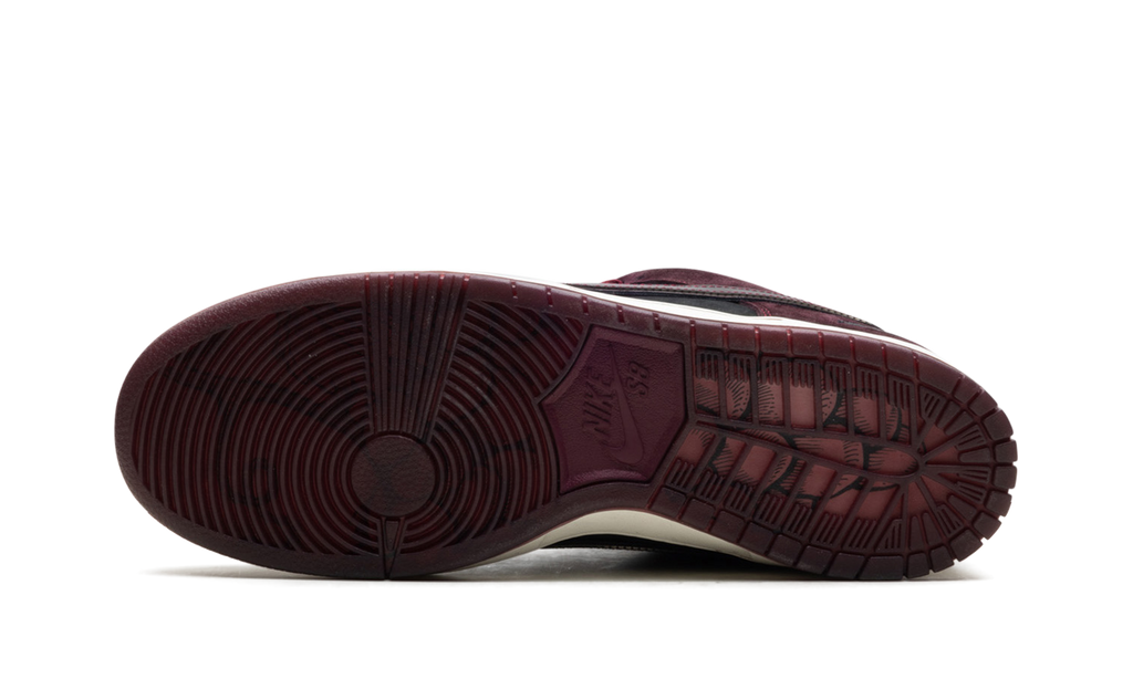 Nike SB Dunk Low "Riot Skateshop" FZ1289 200