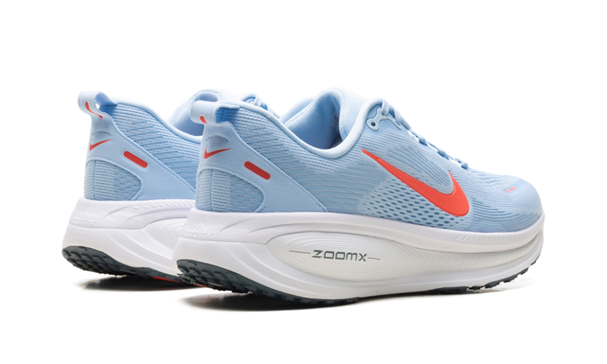 Nike Vomero 18 "Ice Blue / White / Blue Fox / Bright Crimson" IQ9406 411