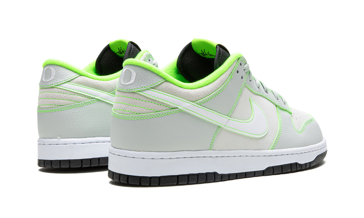 Nike Dunk Low UO P "Oregon" FQ7260 001