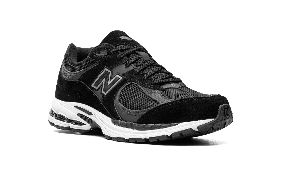 New Balance 2002R "Black / Gunmetal" M2002RBK