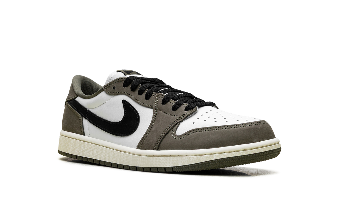 Air Jordan 1 Low "Medium Olive" HQ6998 200
