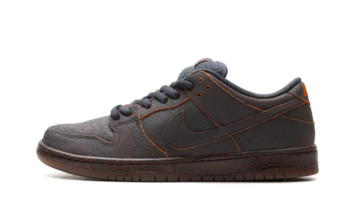 Nike Dunk SB Low "Krampus" HV1668 001